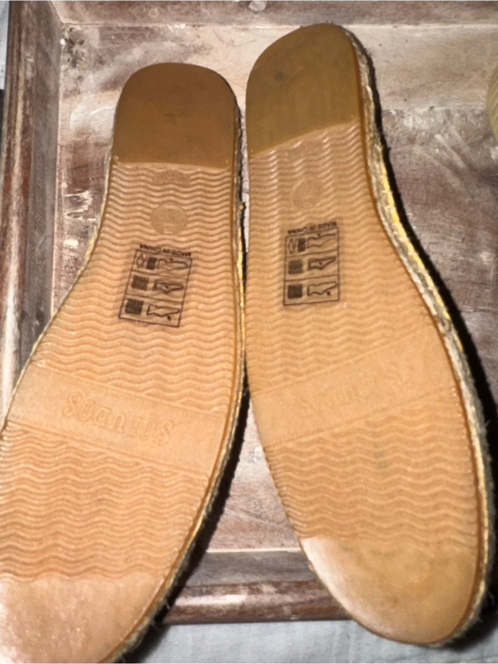 New women's soludos mule espadrille shoes. Size U.S. 7